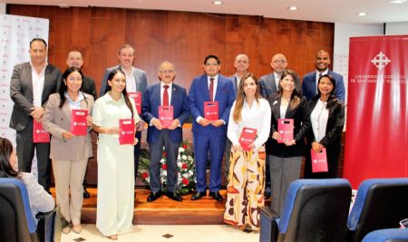 Arca Continental Ecuador y la UCSG firman Convenio para realización de Escuela Comercial